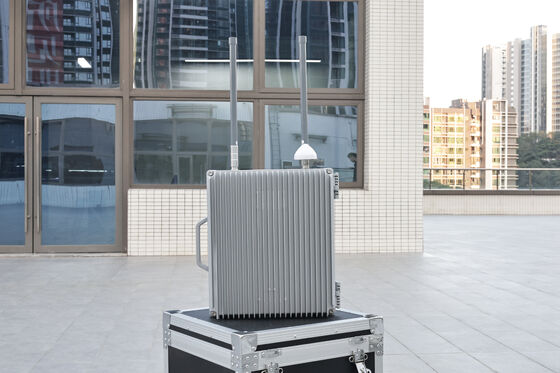 acheter 13-22 Bandes de fréquences Spoofer de drone à longue portée avec une portée personnalisable de 5 km à 20 km et un dispositif de déception GNSS imperméable IP65 pour les systèmes anti-drones fabrication en ligne